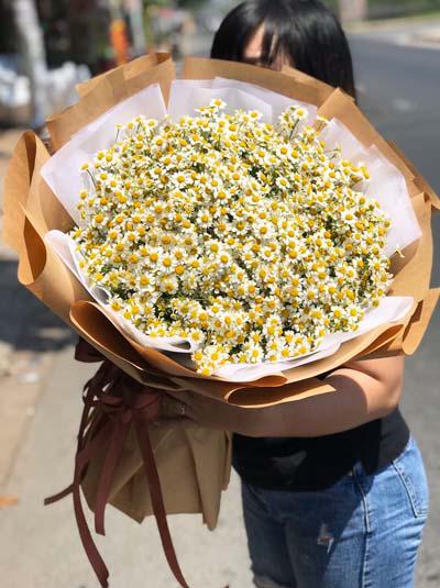 Tana daisies bouquet - Touching