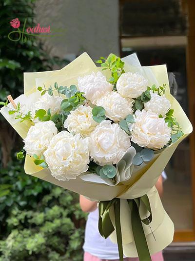 Bouquet of white peony - The hearty thing