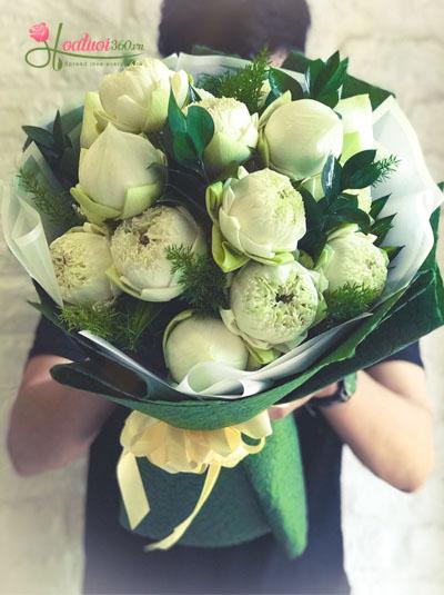 The most beautiful white lotus bouquet