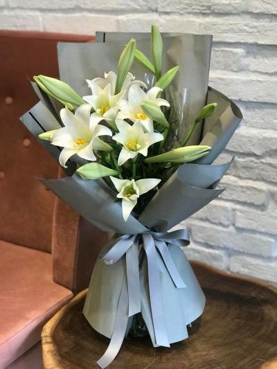 White lilium bouquet - Gentle