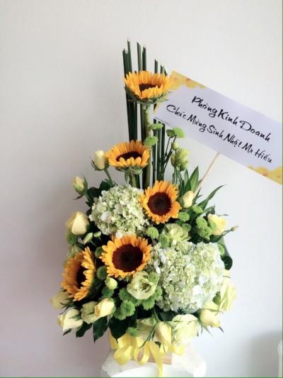 Birthday flower box - Confidently