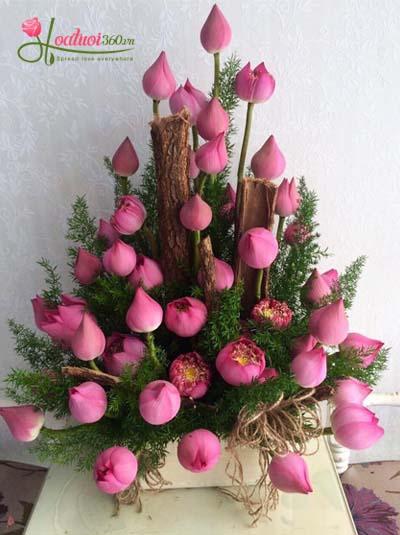 Basket of congratulatory lotus flowers- The homage