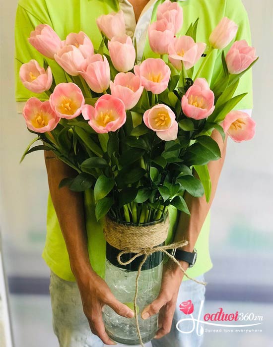 Tulip flowers vase - True love