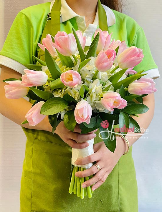 Bó hoa cưới tulip hồng - Bạn đời