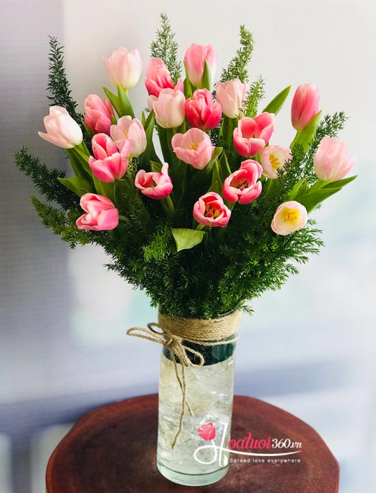 Tulip flowers vase - Beautiful memory