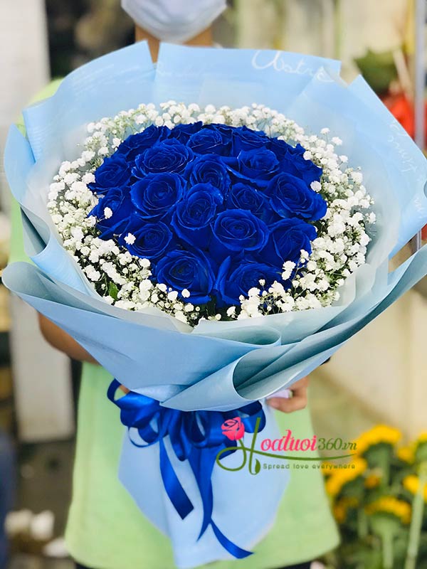 Unique bouquet of blue roses