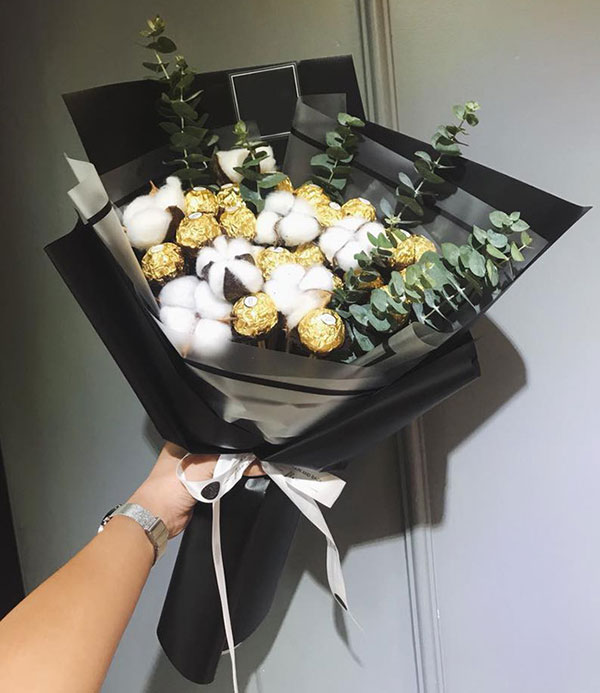 Chocolate flowers are a unique and new gift
